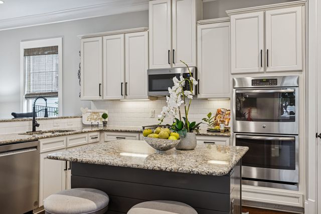 3104 Hazelton Dr, Thompsons Station, TN 37179