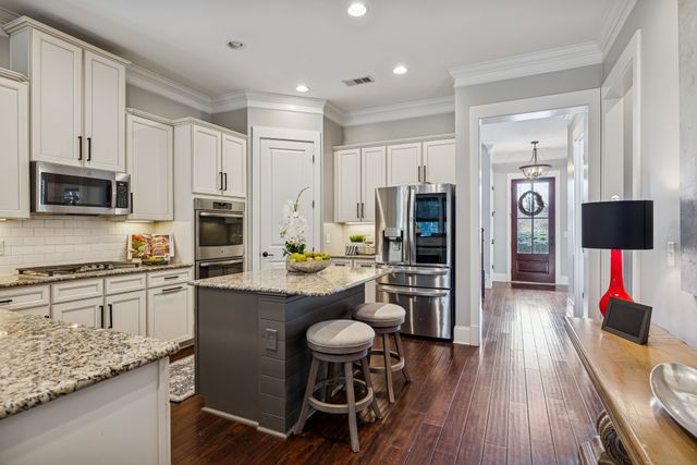 3104 Hazelton Dr, Thompsons Station, TN 37179