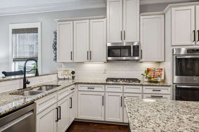 3104 Hazelton Dr, Thompsons Station, TN 37179