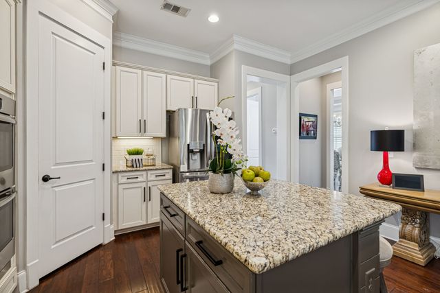 3104 Hazelton Dr, Thompsons Station, TN 37179