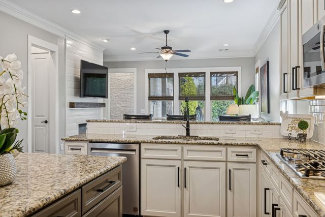 3104 Hazelton Dr, Thompsons Station, TN 37179