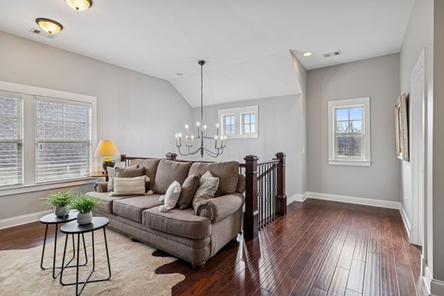 3104 Hazelton Dr, Thompsons Station, TN 37179