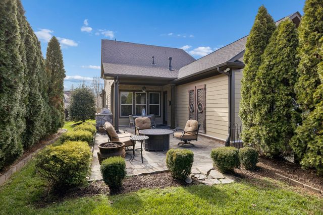 3104 Hazelton Dr, Thompsons Station, TN 37179