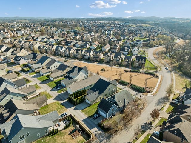 3104 Hazelton Dr, Thompsons Station, TN 37179