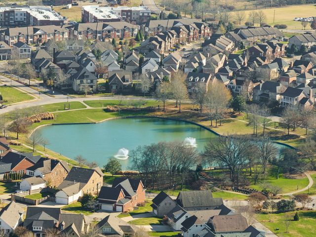 3104 Hazelton Dr, Thompsons Station, TN 37179