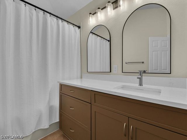 6070 Lancewood WAY, Naples, FL 34116