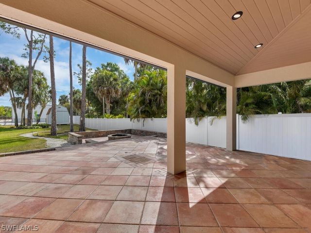 6070 Lancewood WAY, Naples, FL 34116