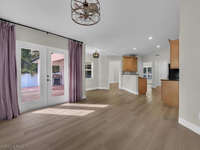 6070 Lancewood WAY, Naples, FL 34116