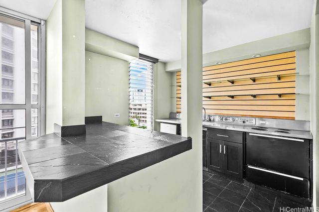 419 A Atkinson Drive 806, Honolulu, HI 96814