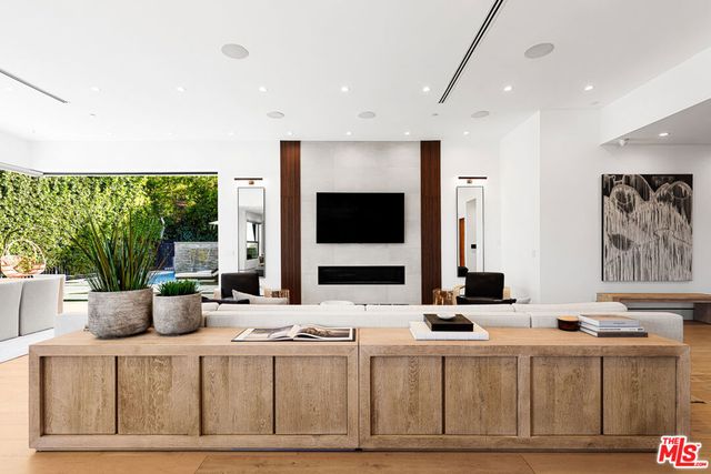 16366 Sloan Drive, Los Angeles, CA 90049