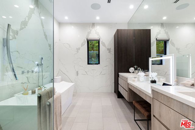 16366 Sloan Drive, Los Angeles, CA 90049