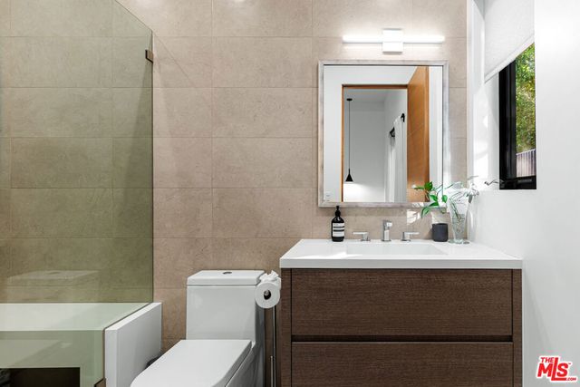 16366 Sloan Drive, Los Angeles, CA 90049