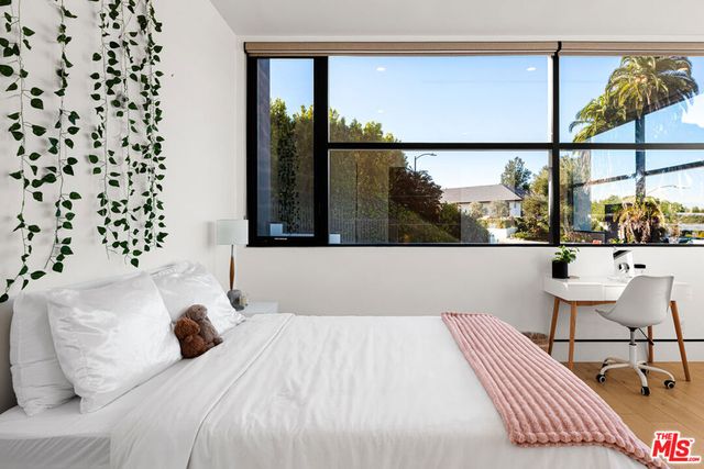 16366 Sloan Drive, Los Angeles, CA 90049