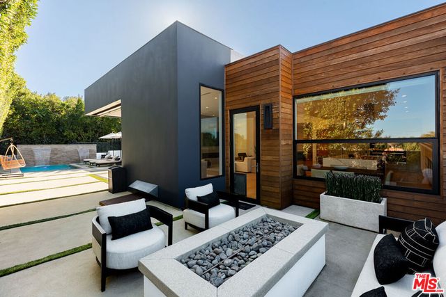 16366 Sloan Drive, Los Angeles, CA 90049