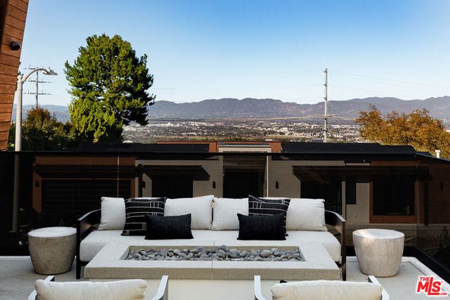 16366 Sloan Drive, Los Angeles, CA 90049