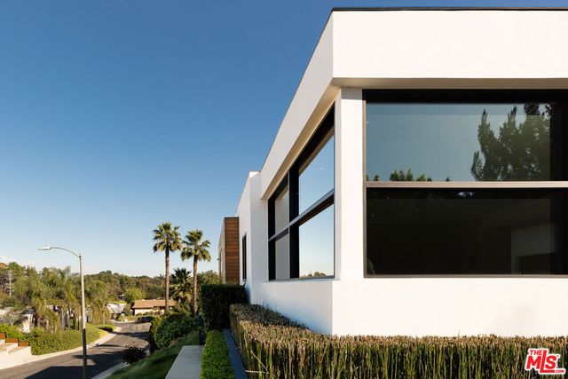 16366 Sloan Drive, Los Angeles, CA 90049