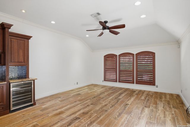 6127 OAKWOOD TRL, San Antonio, TX 78249