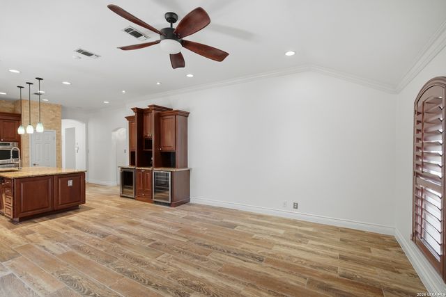 6127 OAKWOOD TRL, San Antonio, TX 78249