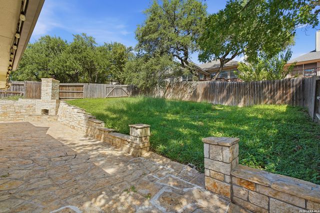 6127 OAKWOOD TRL, San Antonio, TX 78249