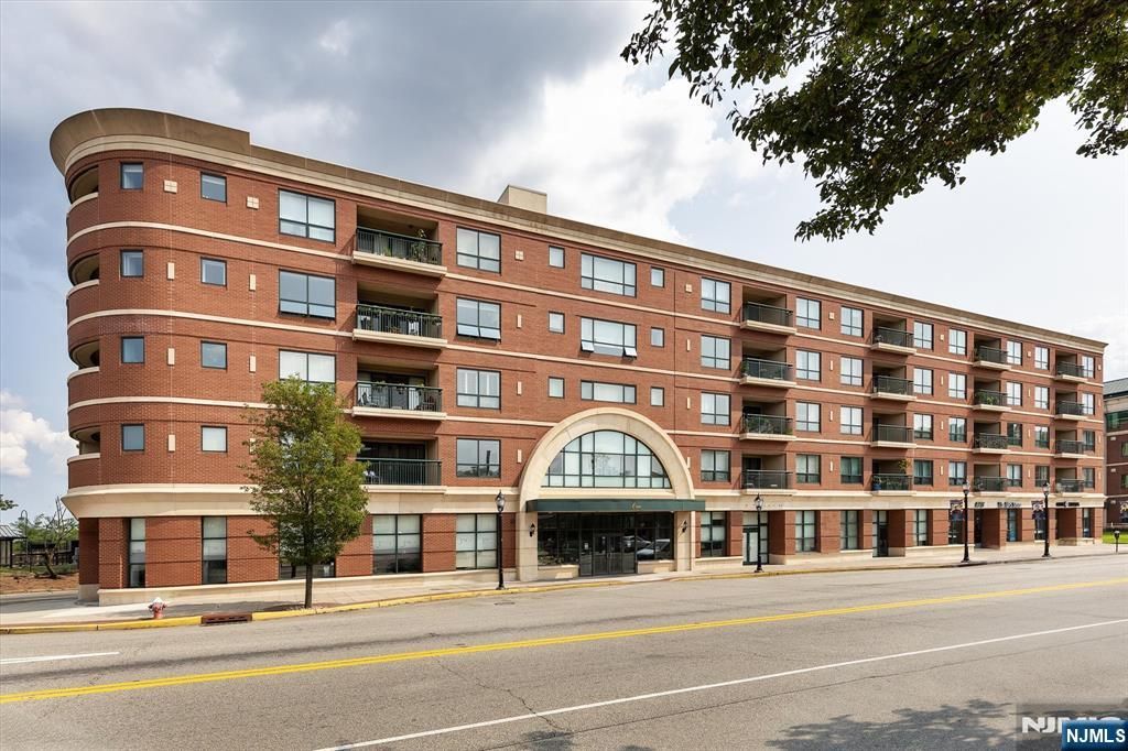 1 Orient Way 211, Rutherford, NJ 07070