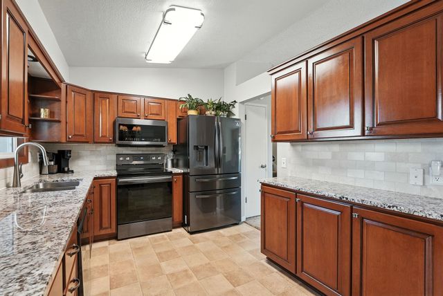 535 E Kedlin Ave, Spokane, WA 99218