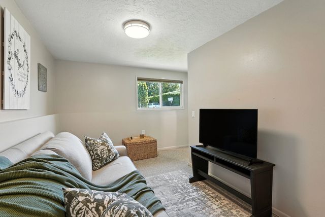 535 E Kedlin Ave, Spokane, WA 99218