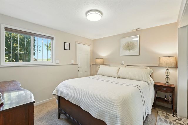 535 E Kedlin Ave, Spokane, WA 99218