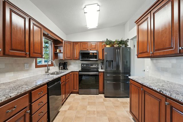 535 E Kedlin Ave, Spokane, WA 99218