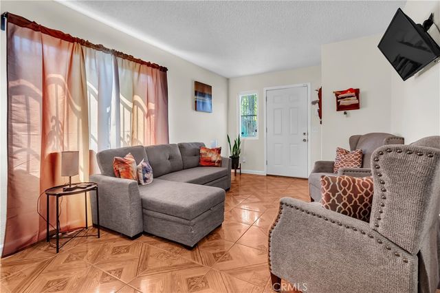 2115 E 114th, Los Angeles, CA 90059