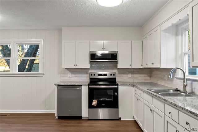 1432 20th E, Tuscaloosa, AL 35404