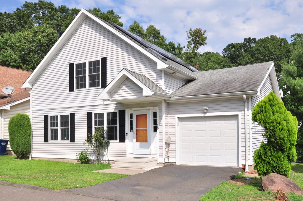 19 Mourning Dove Circle 19, New Haven, CT 06513