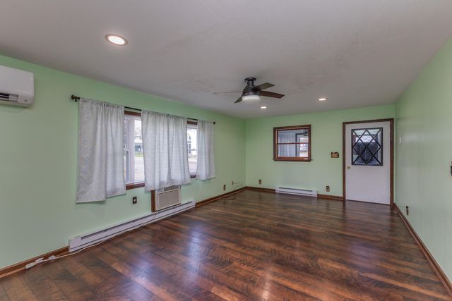 120 Vine 120 Vine, Ludlow Falls, OH 45339