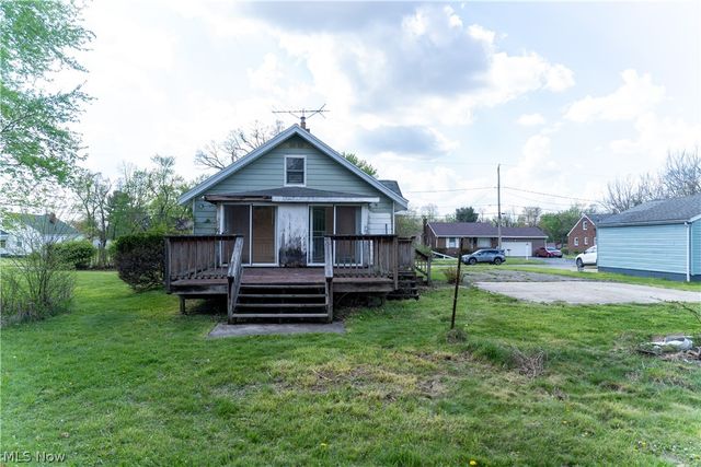 557 Sunshine Avenue, Youngstown, OH 44505