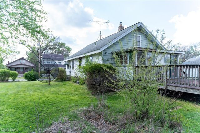 557 Sunshine Avenue, Youngstown, OH 44505