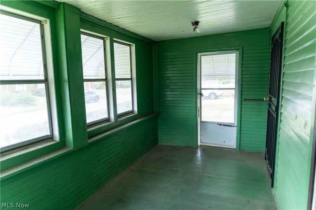 557 Sunshine Avenue, Youngstown, OH 44505