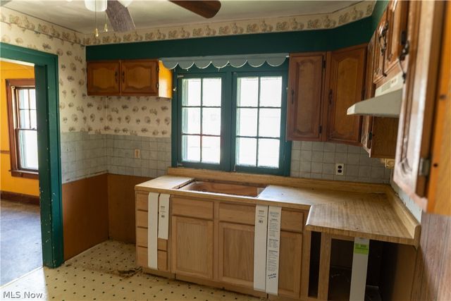 557 Sunshine Avenue, Youngstown, OH 44505