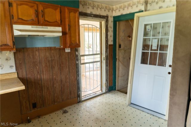 557 Sunshine Avenue, Youngstown, OH 44505