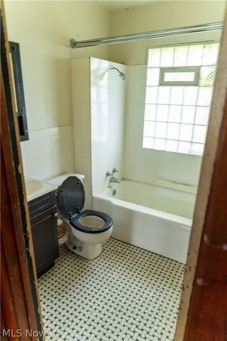557 Sunshine Avenue, Youngstown, OH 44505