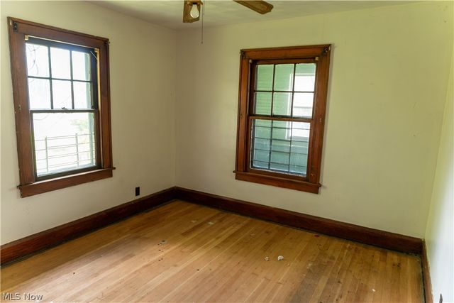 557 Sunshine Avenue, Youngstown, OH 44505