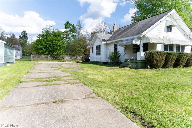 557 Sunshine Avenue, Youngstown, OH 44505