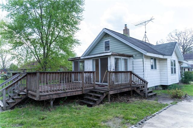 557 Sunshine Avenue, Youngstown, OH 44505