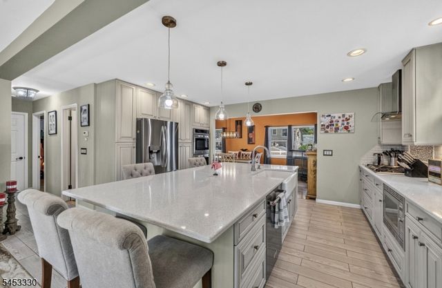 66 Redwood Ave, Wayne Twp., NJ 07470
