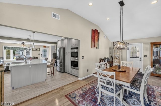 66 Redwood Ave, Wayne Twp., NJ 07470
