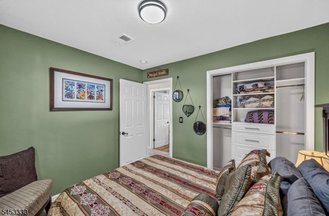 66 Redwood Ave, Wayne Twp., NJ 07470