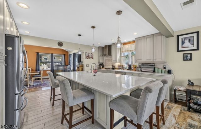 66 Redwood Ave, Wayne Twp., NJ 07470