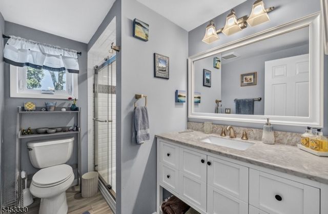 66 Redwood Ave, Wayne Twp., NJ 07470