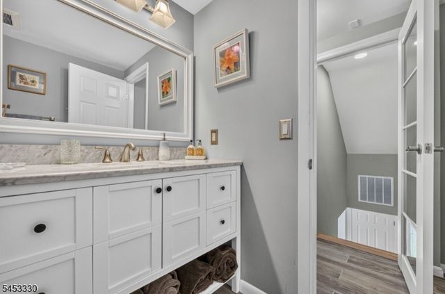 66 Redwood Ave, Wayne Twp., NJ 07470