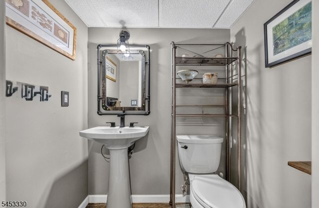 66 Redwood Ave, Wayne Twp., NJ 07470