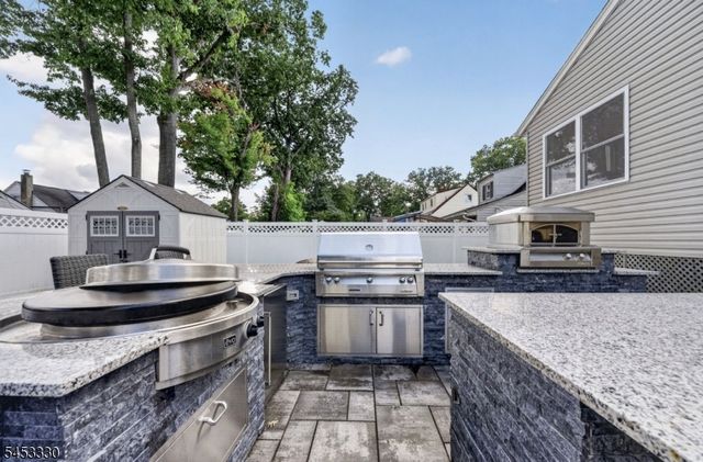 66 Redwood Ave, Wayne Twp., NJ 07470