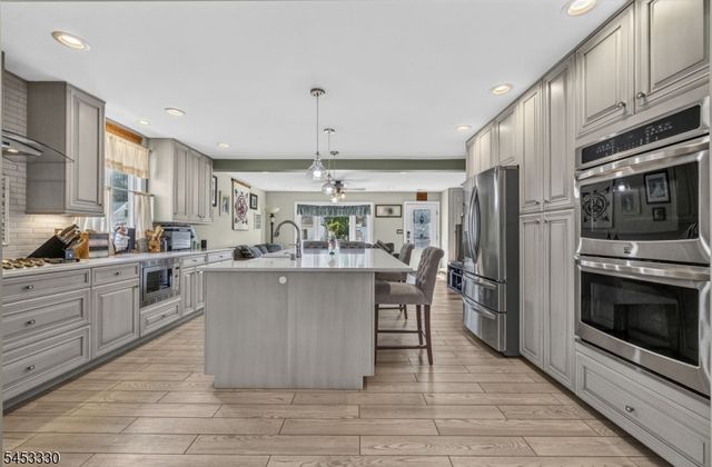 66 Redwood Ave, Wayne Twp., NJ 07470